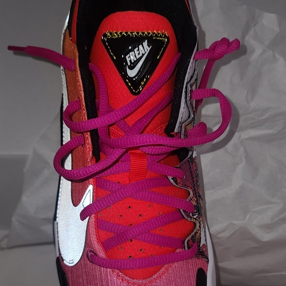 Nike Sneakers - Picture 3 of 17